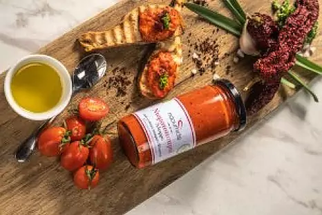 Red Peppers & tomato meze